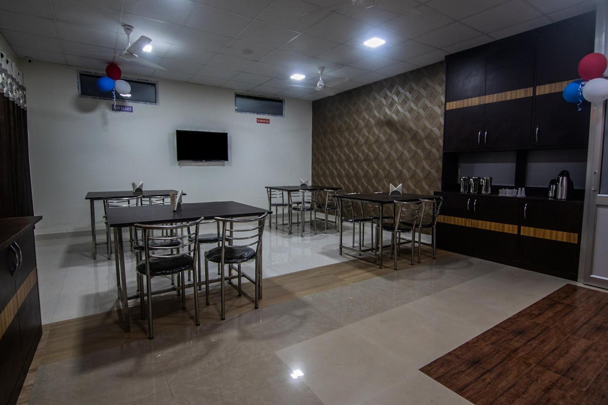 Hotel O Spectrum Residency Guwahati Exterior foto